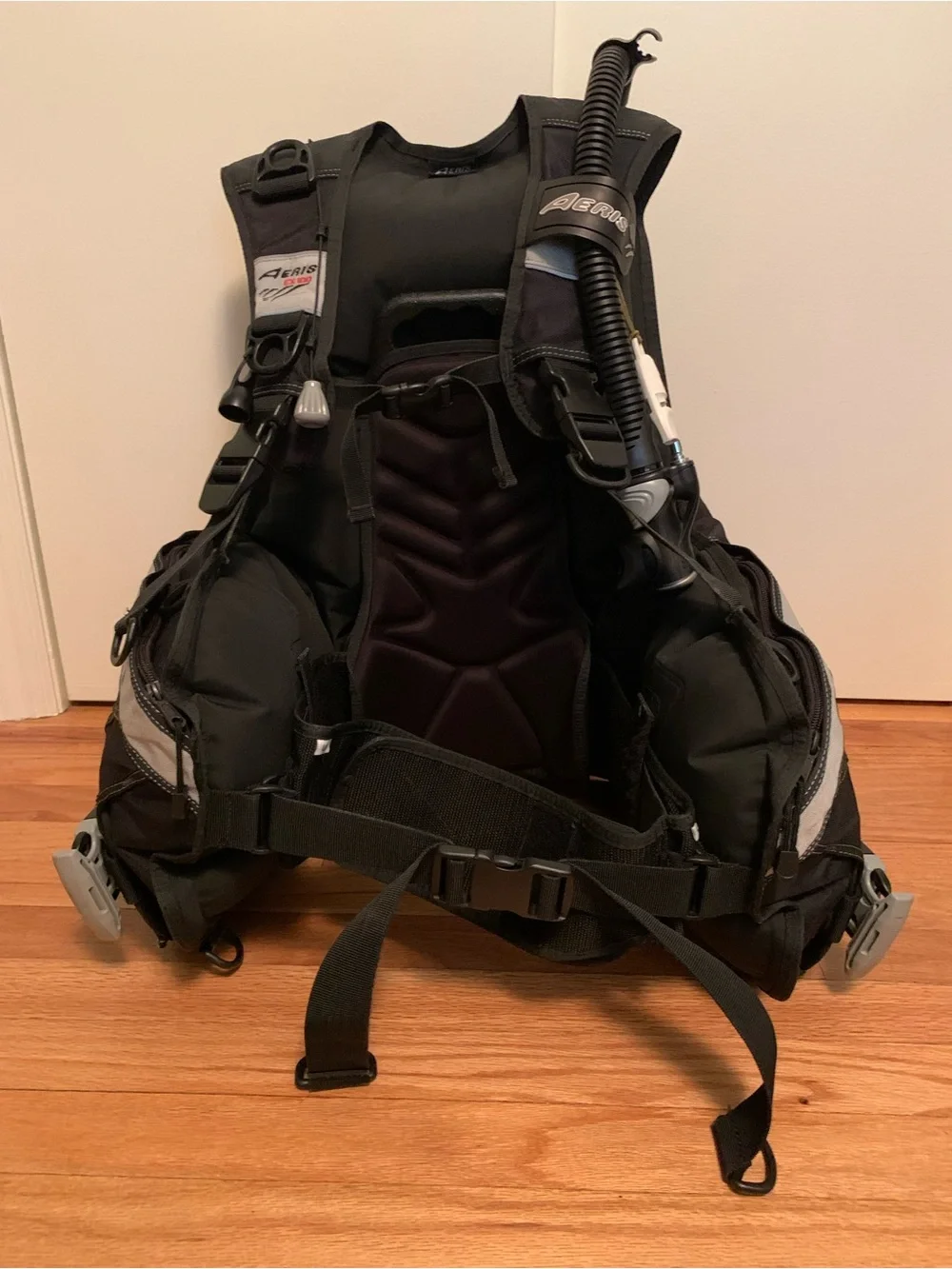 Aeris EX 100 Black Men's Buoyancy Compensator Jacket (BC)